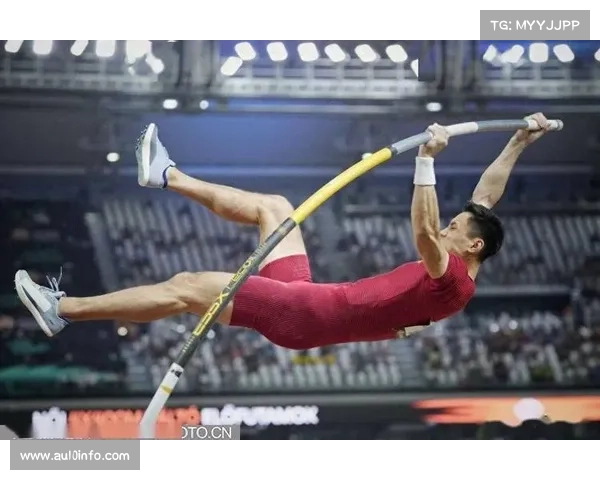 男子撑竿跳高钟涛以5米75夺金 黄博凯与他人并列第三创佳绩
